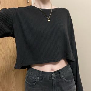 H&M Black Long-Sleeve Crop Top